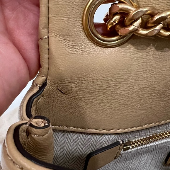 Tory Burch Small Kira Sand Beige Chevron Shoulder Bag, Great Used Condition - Picture 9 of 16